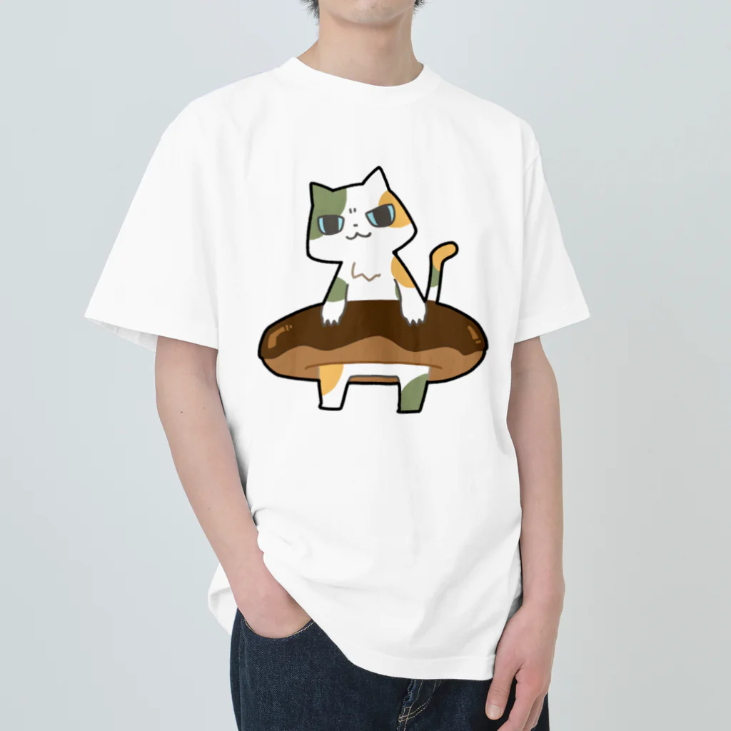 うさやのドーナツをゲットしてご満悦の猫 Heavyweight T-Shirt