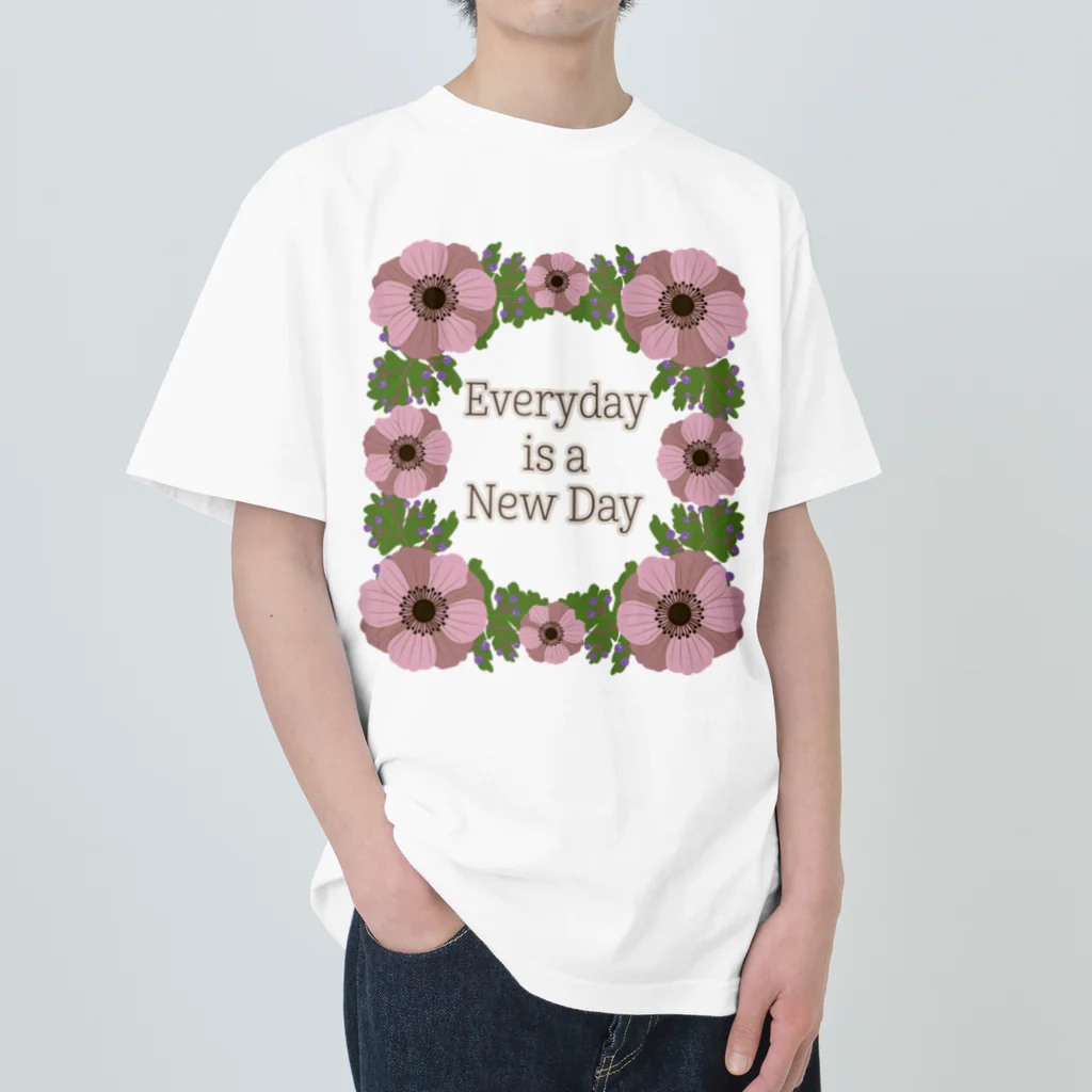 HeartToMeのシャビーシックなアネモネのフレーム Heavyweight T-Shirt