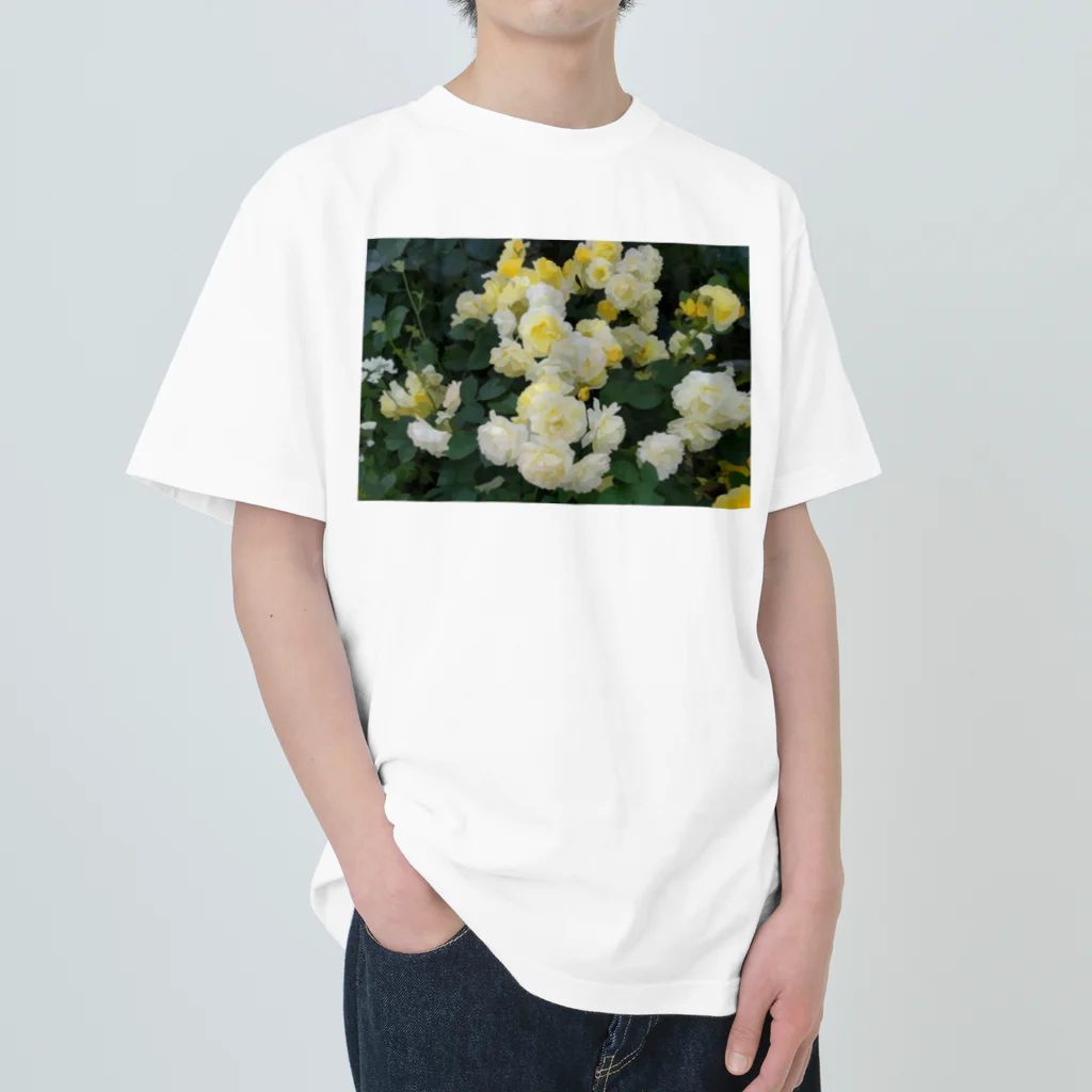 bitpiyoの黄色い薔薇の花 Heavyweight T-Shirt