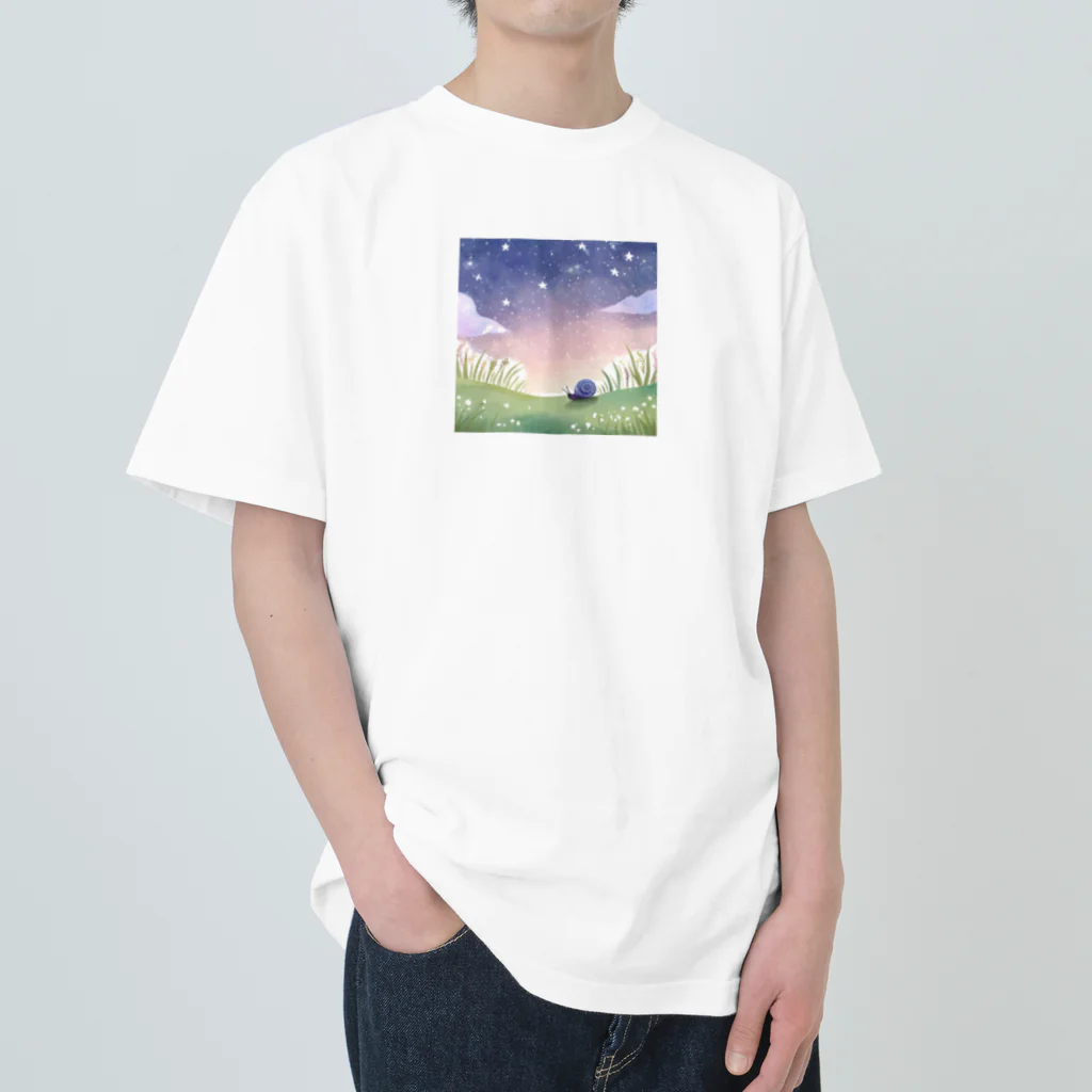 カタツムリに癒しを求めて❗の星空とカタツムリシリーズ③⭐ ヘビーウェイトTシャツ