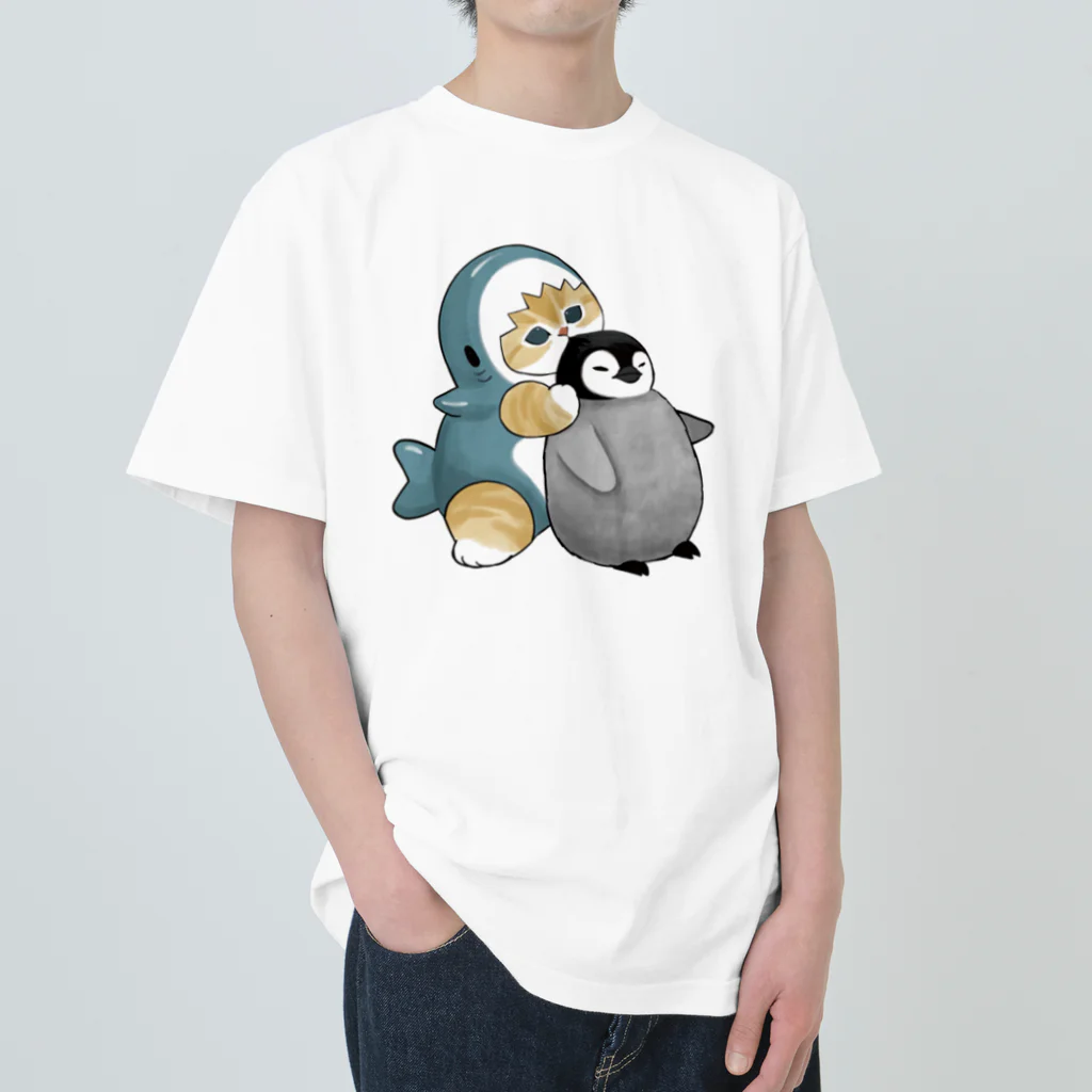 mofusandのサメにゃんペンギン吸い ヘビーウェイトTシャツ