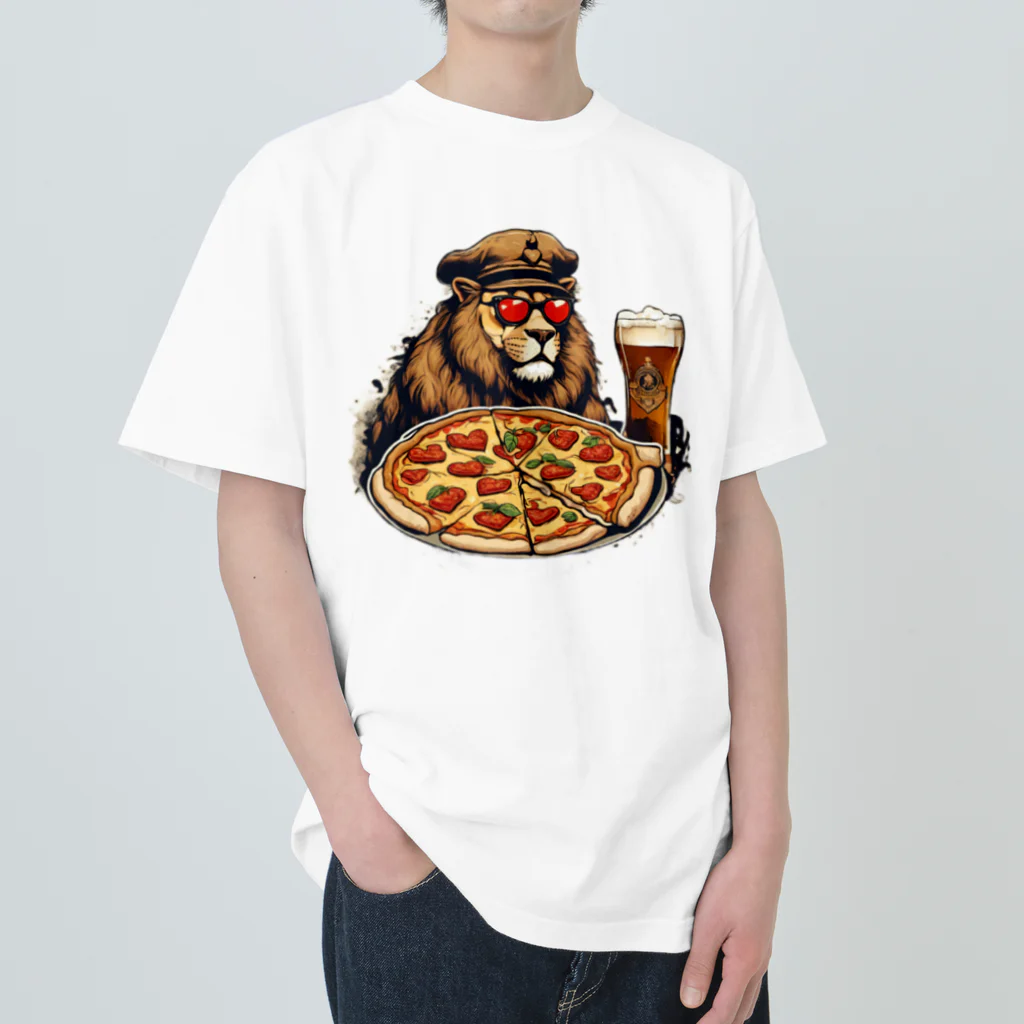 gorillArtの軍曹ライオンが愛するビールとピザ Heavyweight T-Shirt