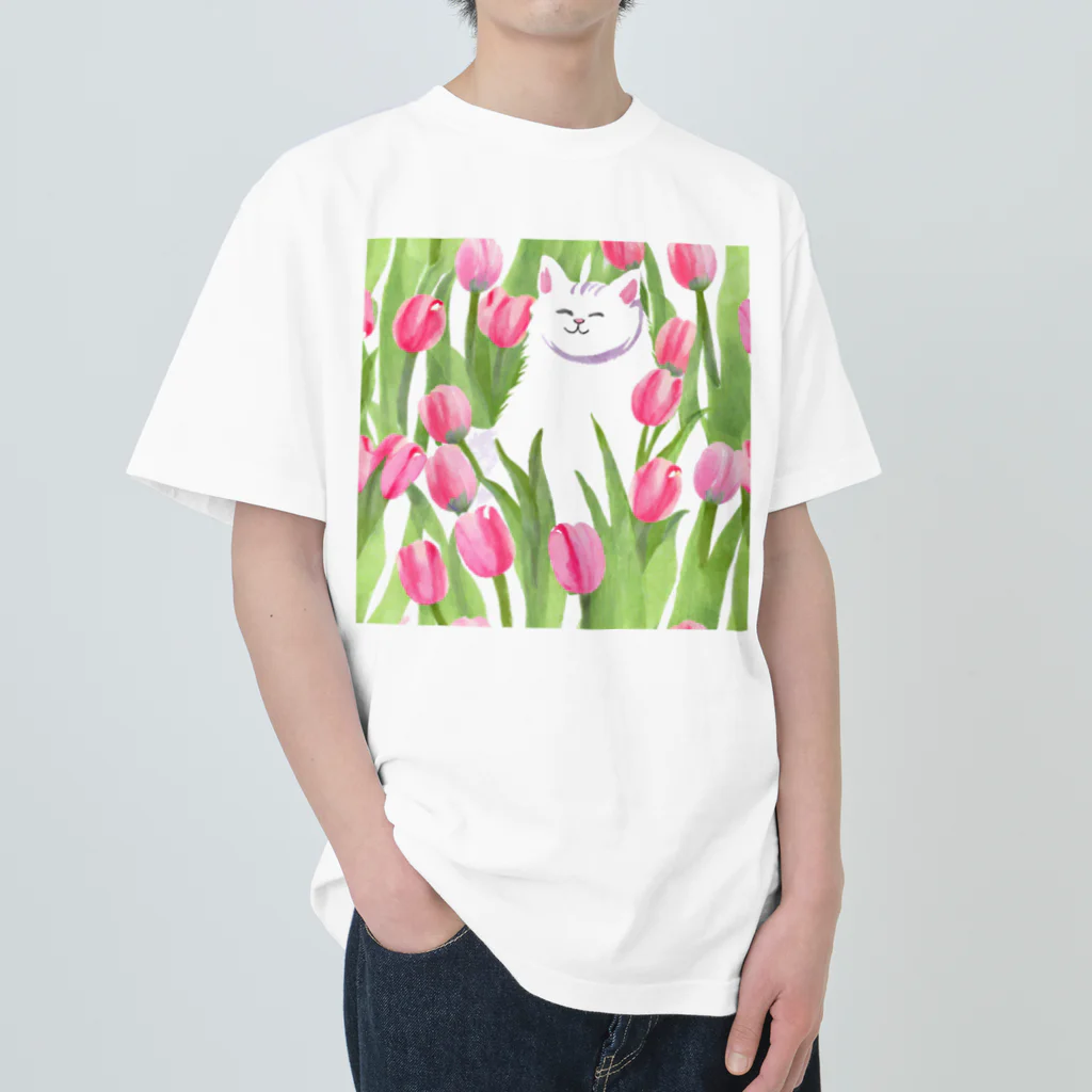 癒しのふわふわ白猫ちゃんのチューリップと白猫ちゃん ヘビーウェイトTシャツ