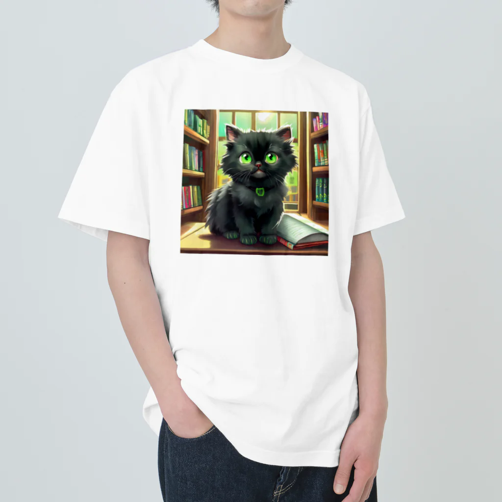 yoiyononakaの図書室の黒猫01 ヘビーウェイトTシャツ