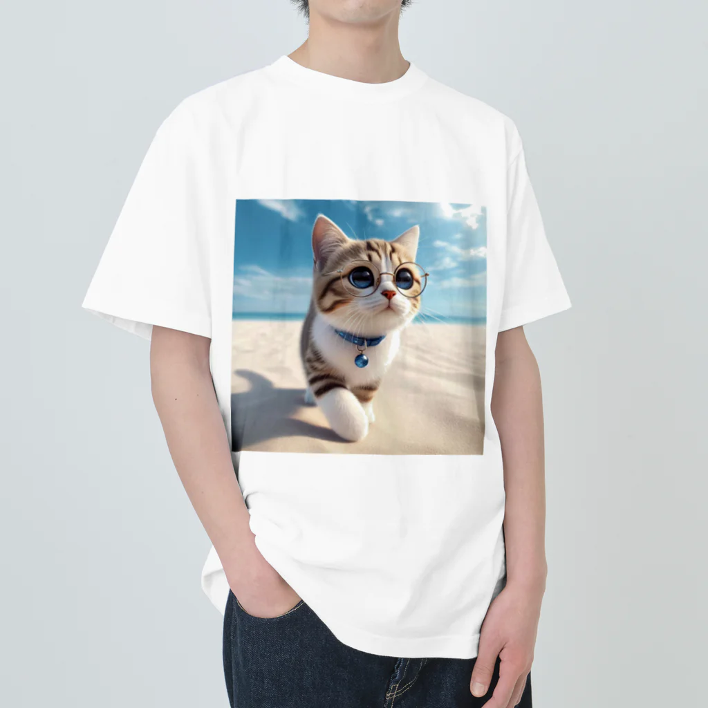 猫と紡ぐ物語の南国の海辺を歩く勇ましさに胸キュン猫 ヘビーウェイトTシャツ