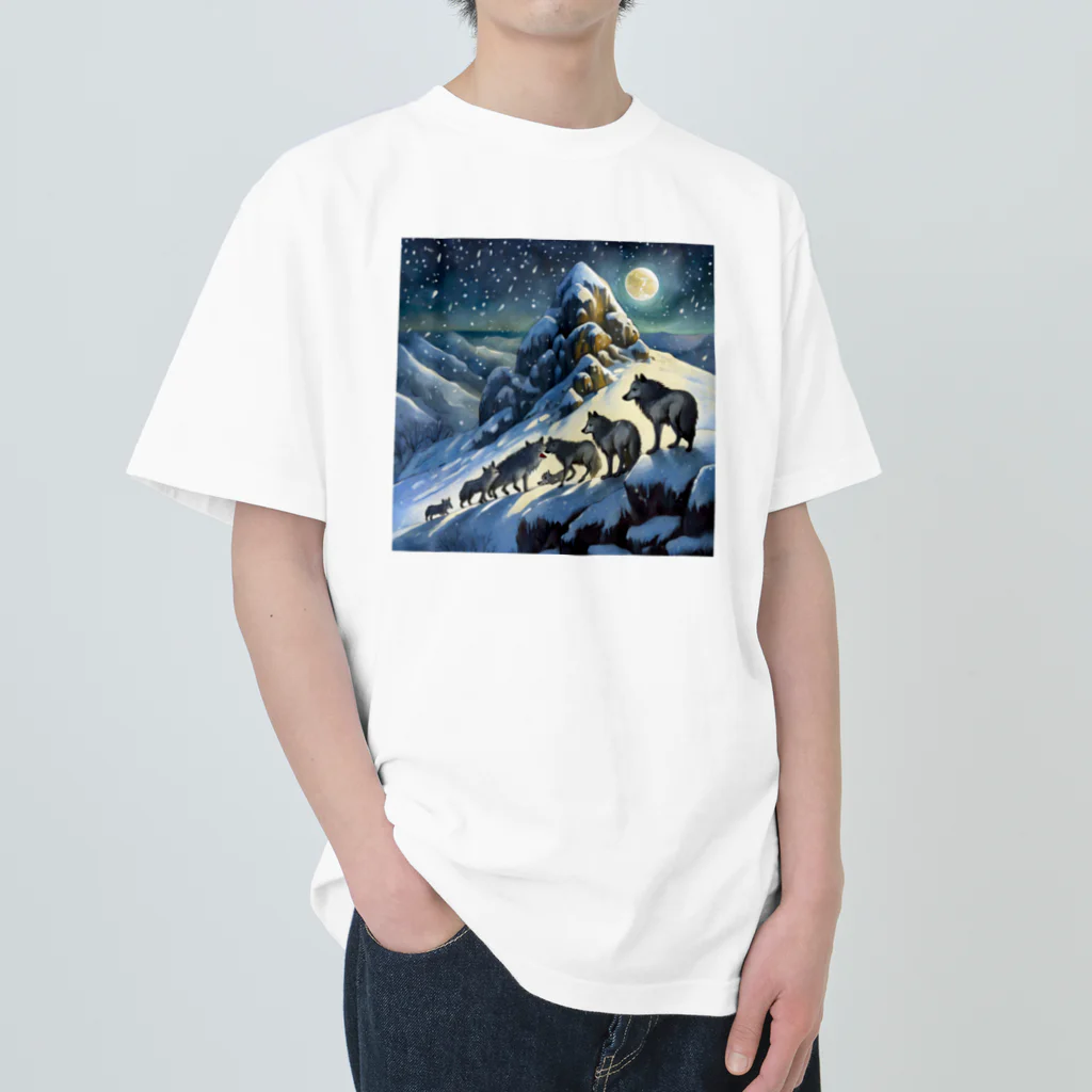 DREAMHOUSEの雪山のオオカミの群れ Heavyweight T-Shirt