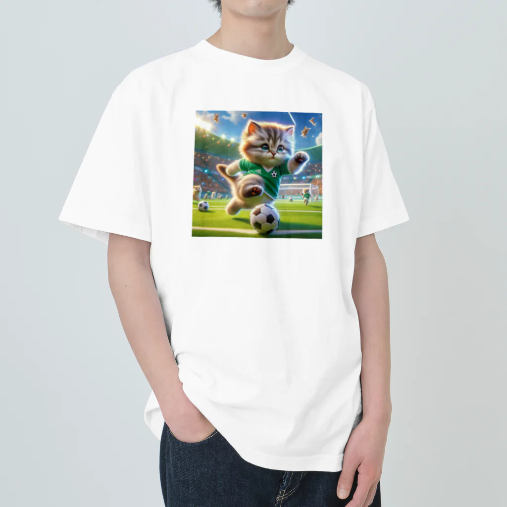 スポーツにゃんこ大戦争のサッカーにゃんこ Heavyweight T-Shirt