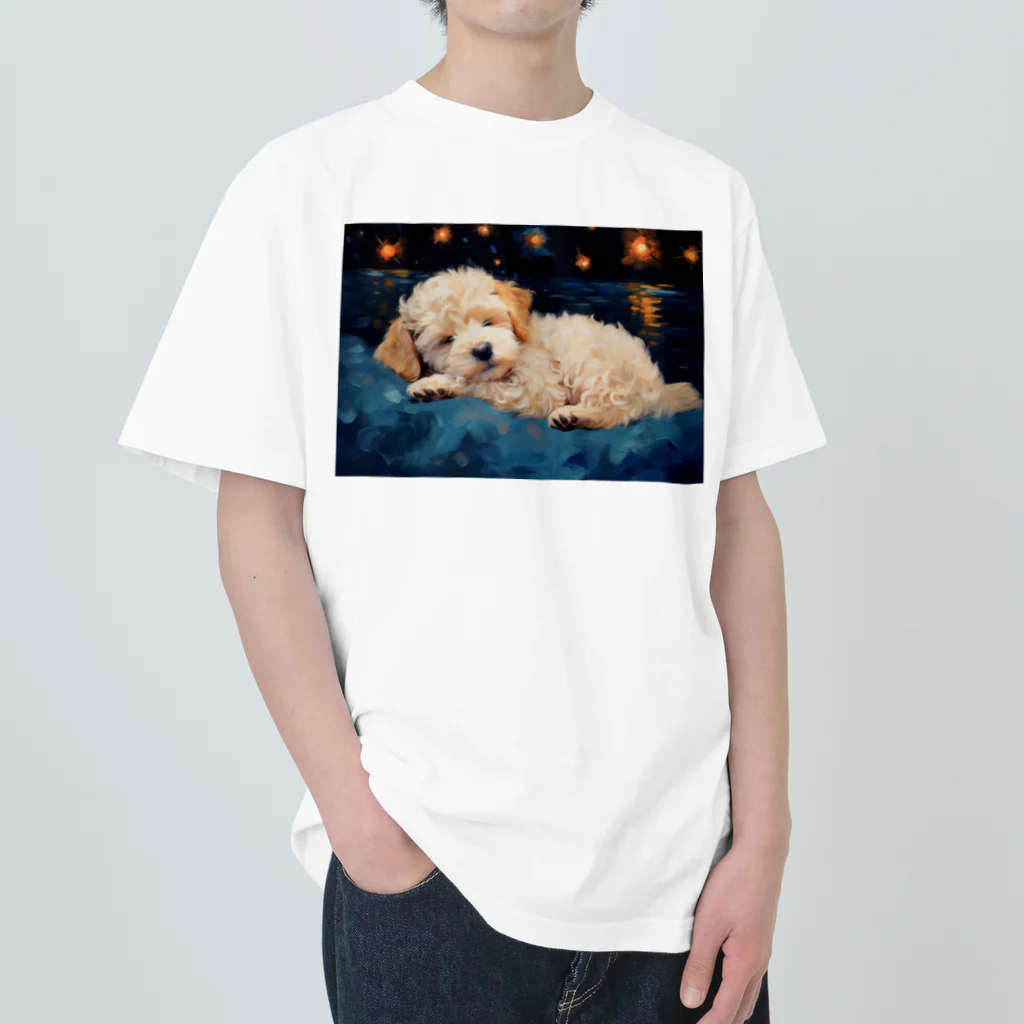 Dog Art Museumの【星降る夜 - トイプードル犬の子犬 No.6】 ヘビーウェイトTシャツ