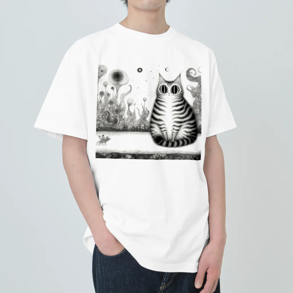 暴走三輪車のクリクリおめめの不思議猫ちゃん Heavyweight T-Shirt