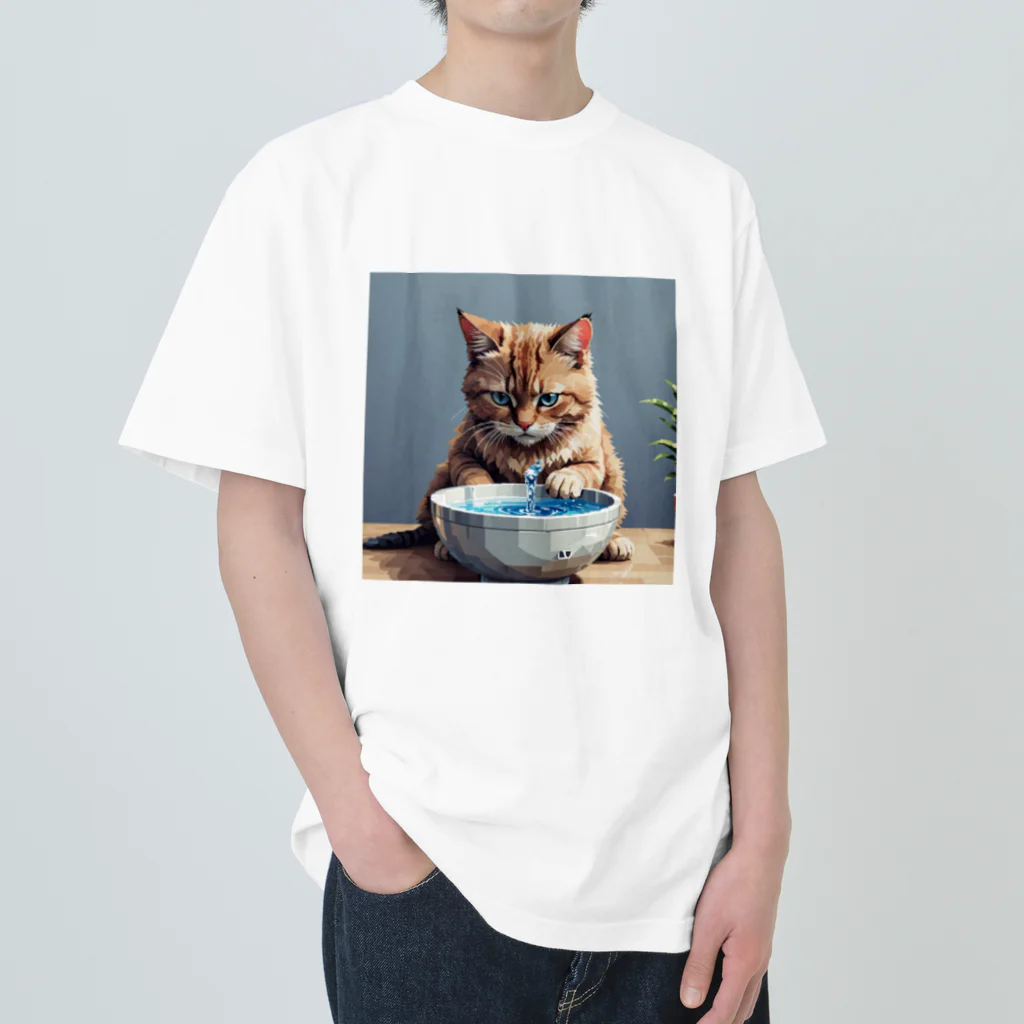 nekoと鉄の水を飲んでいる猫 Heavyweight T-Shirt