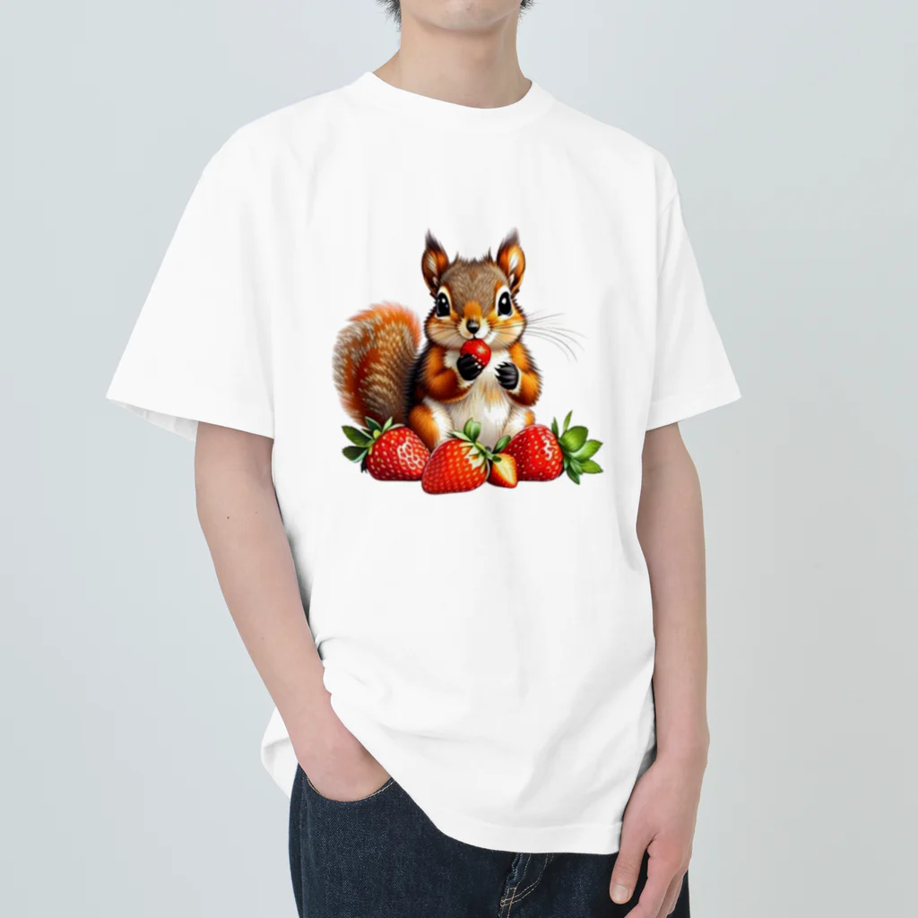 Maikaのいちごを食べるかわいいリス ヘビーウェイトTシャツ