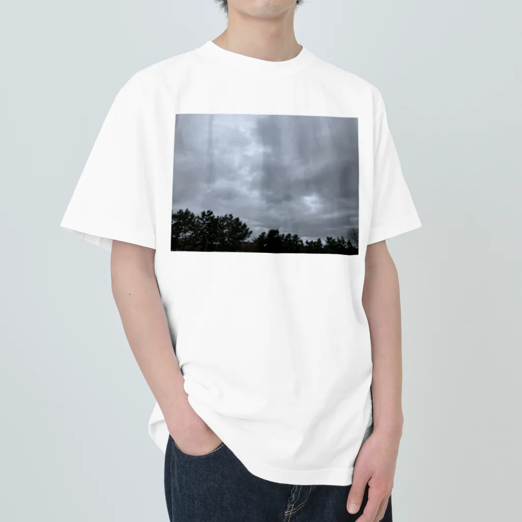 そらの4月24日　雷みたいな雲空 Heavyweight T-Shirt