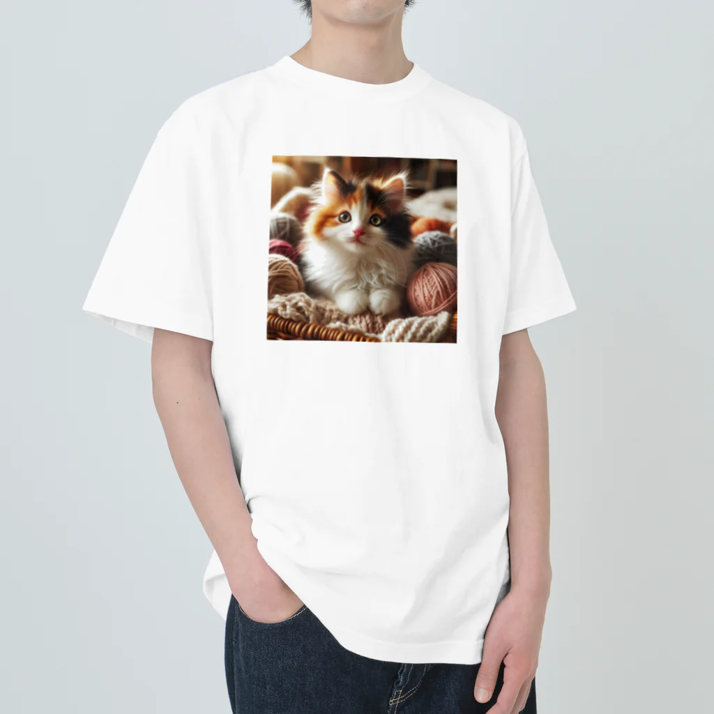 SkyBlueのかわいい三毛猫 Heavyweight T-Shirt