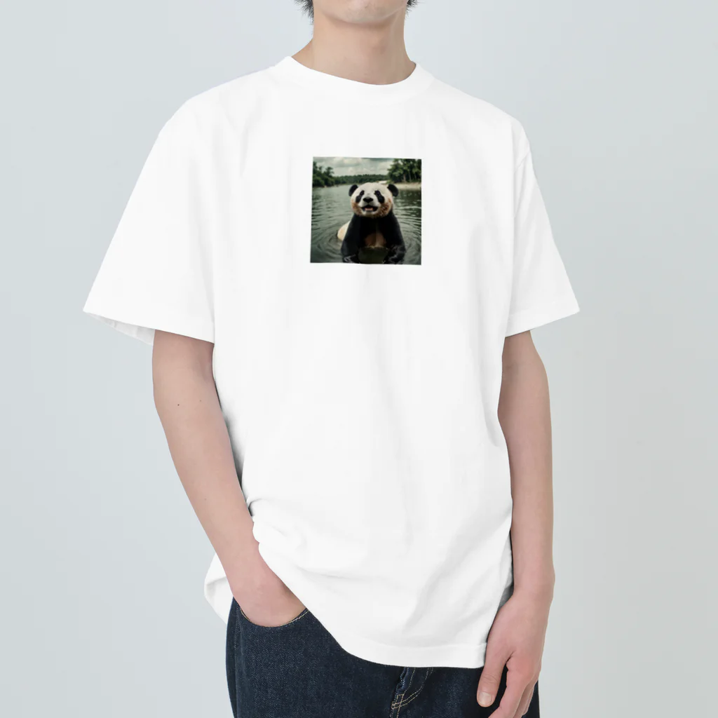 e_goodsの水遊びパンダ Heavyweight T-Shirt