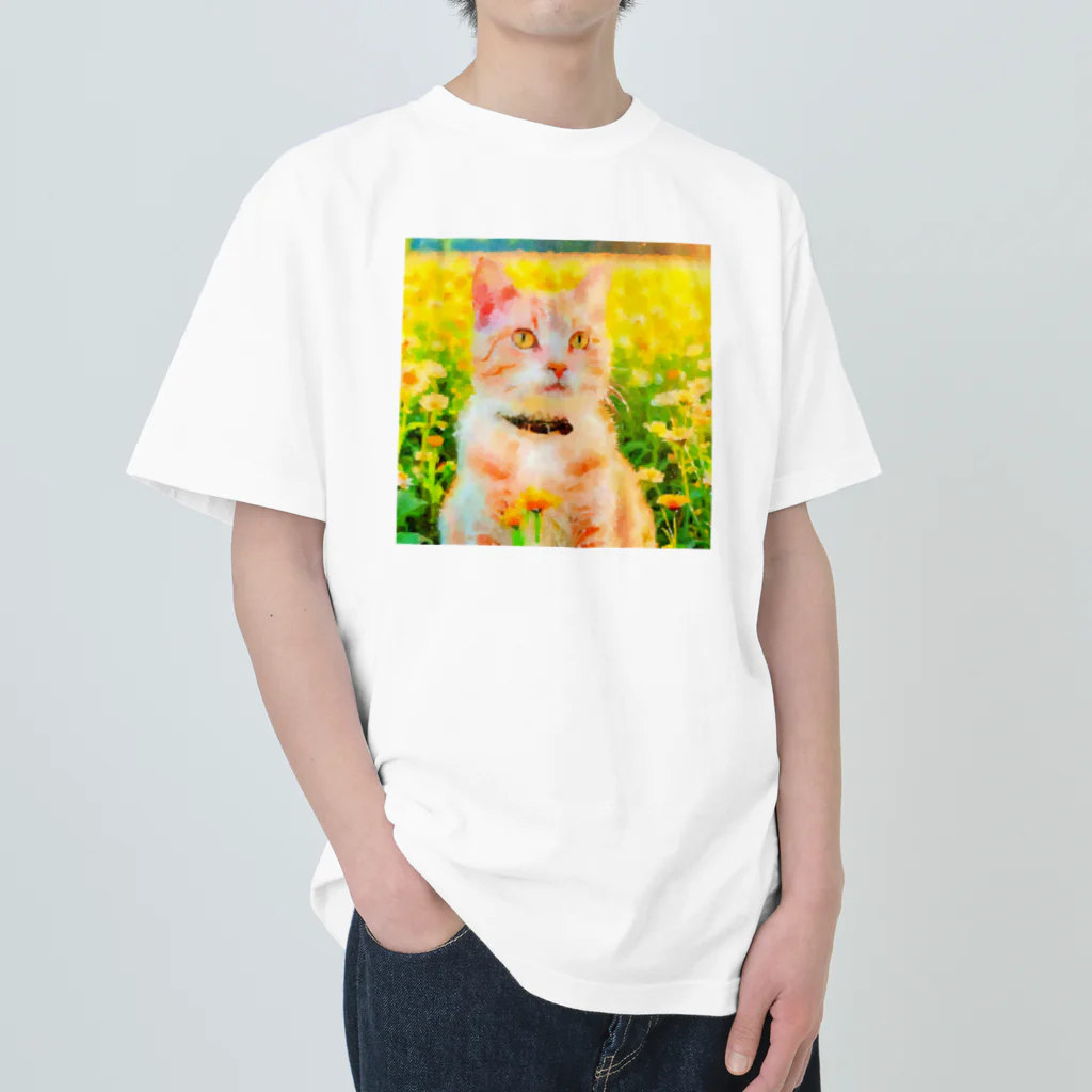 猫好きの谷の猫の水彩画/花畑のチャシロねこのイラスト/茶白ネコ Heavyweight T-Shirt