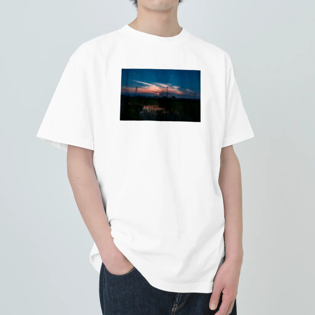 otakeの写真店の夕焼けの田んぼ ヘビーウェイトTシャツ