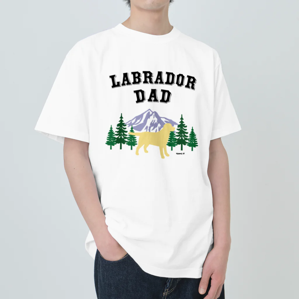 ハッピー・ラブラドールズのLabrador Dad イエローラブラドール Heavyweight T-Shirt