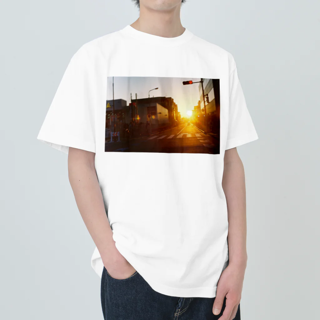 _ainalaend_の夕暮れ時間は赤ーい Heavyweight T-Shirt