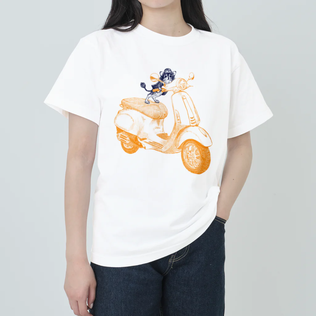 N谷スタジオのチワワのすっちゃんバイクに乗る ヘビーウェイトTシャツ