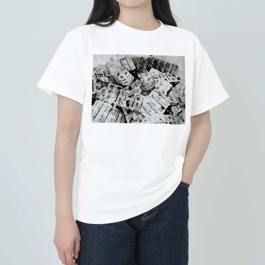 sisuのメンヘラお薬残骸写真 Heavyweight T-Shirt