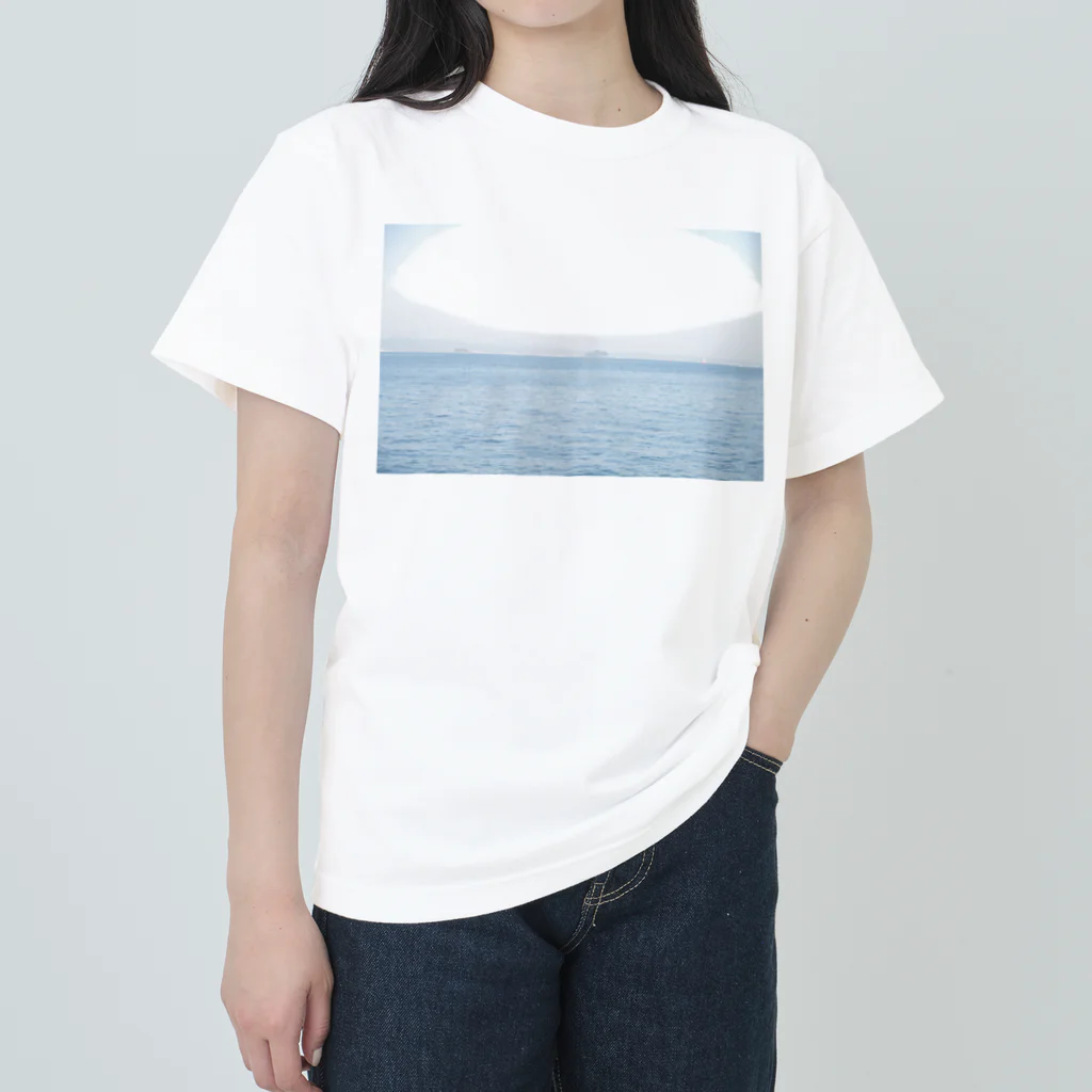 ニコボーイの門司港の海 Heavyweight T-Shirt