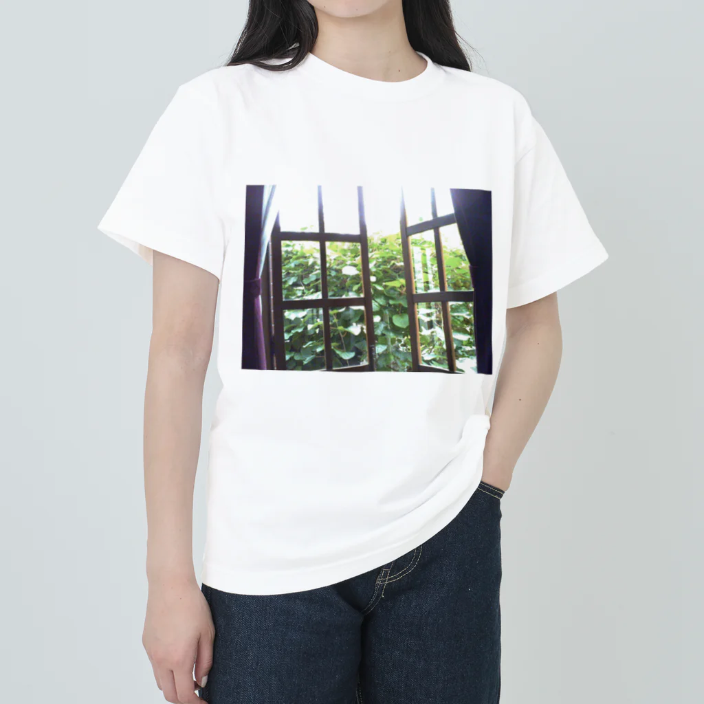 nostalgia のThe other side of the window Heavyweight T-Shirt