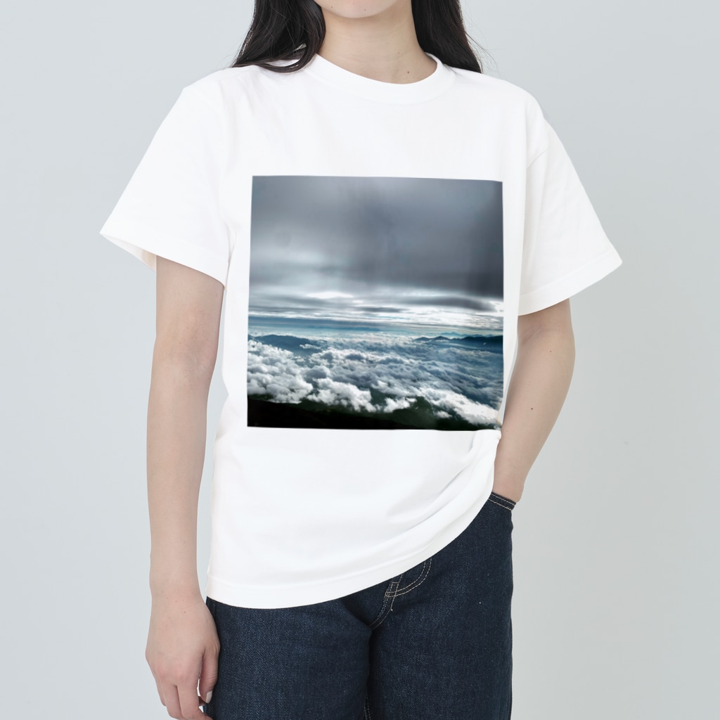 タツノオトシゴローズのsea ​​of ​​clouds Heavyweight T-Shirt