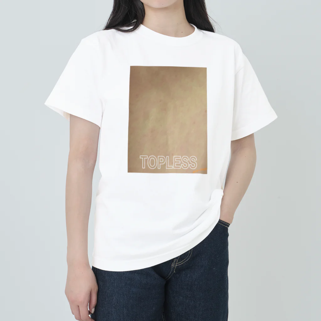 点在する展示空間の『TOPLESS』 ヘビーウェイトTシャツ