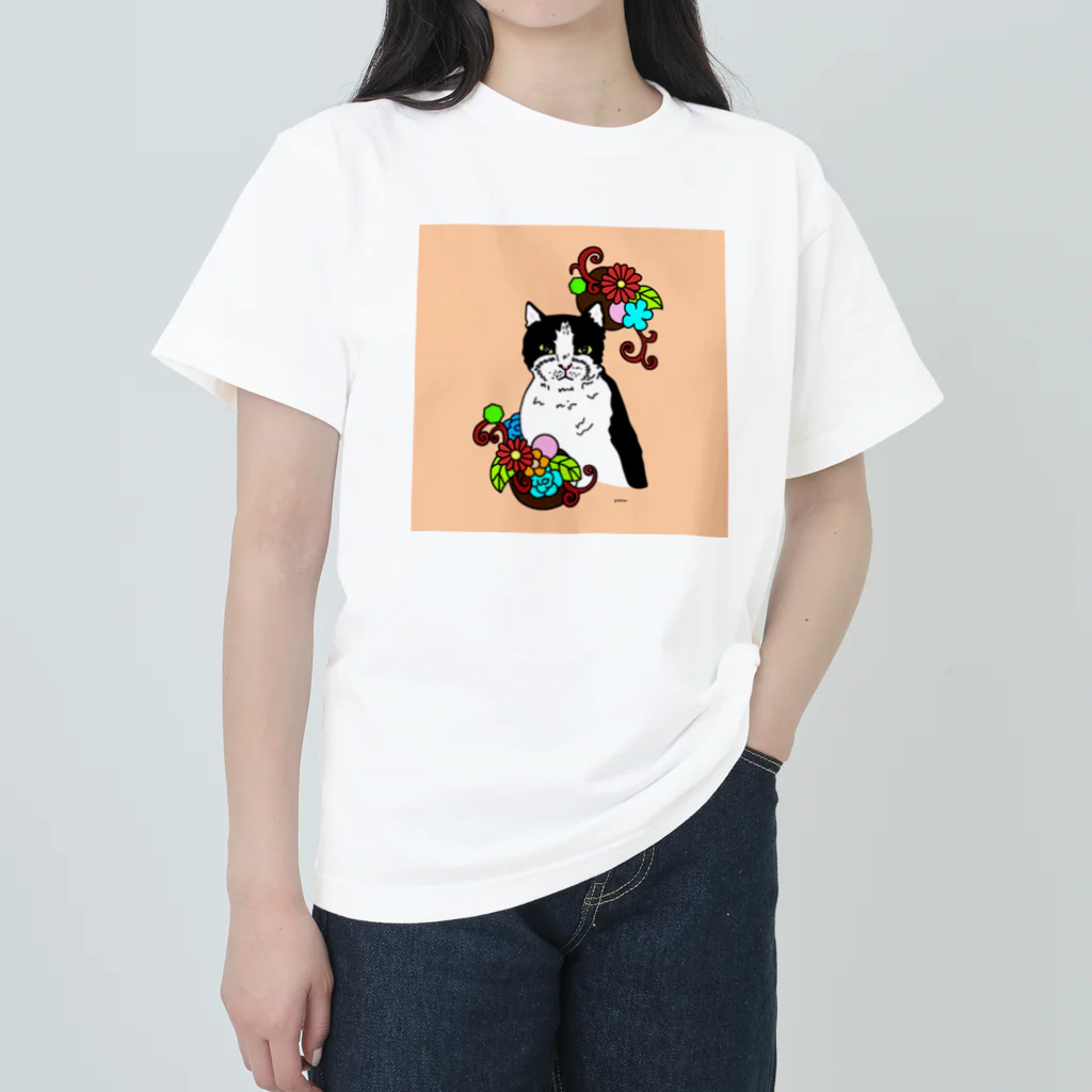 greetenのハチワレ猫と花　カラフル ヘビーウェイトTシャツ