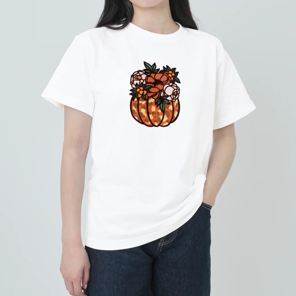 Fred HorstmanのPumpkin and Flowers for Halloween かぼちゃ と 花 ハロウィン用 Heavyweight T-Shirt