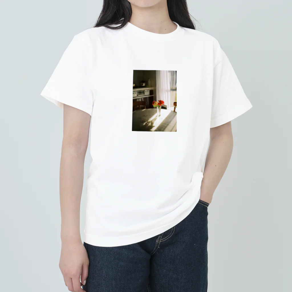 宮野悠里のお店の木漏れ日 Heavyweight T-Shirt