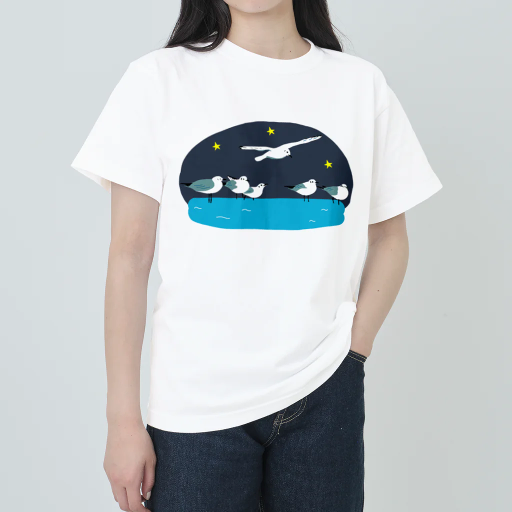 小鳥と映画館の夜のユリカモメ Heavyweight T-Shirt