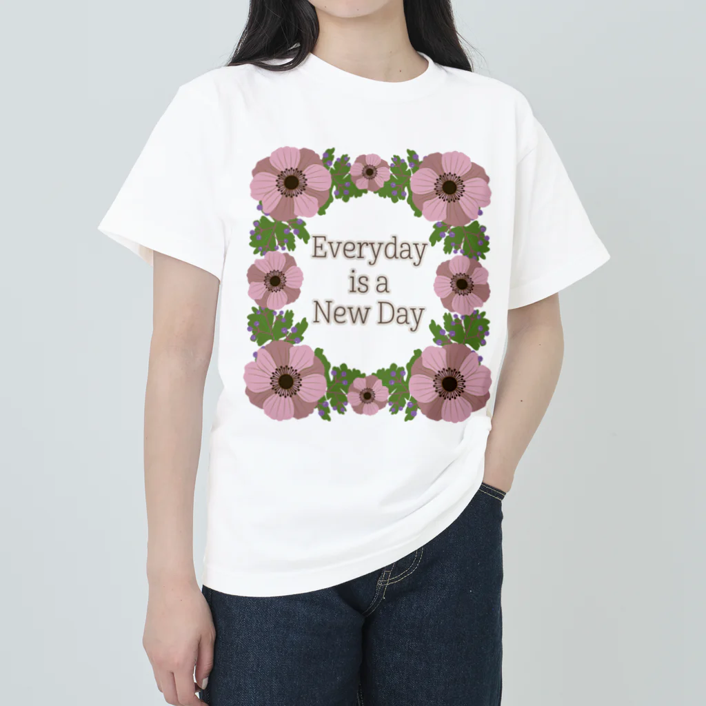 HeartToMeのシャビーシックなアネモネのフレーム Heavyweight T-Shirt