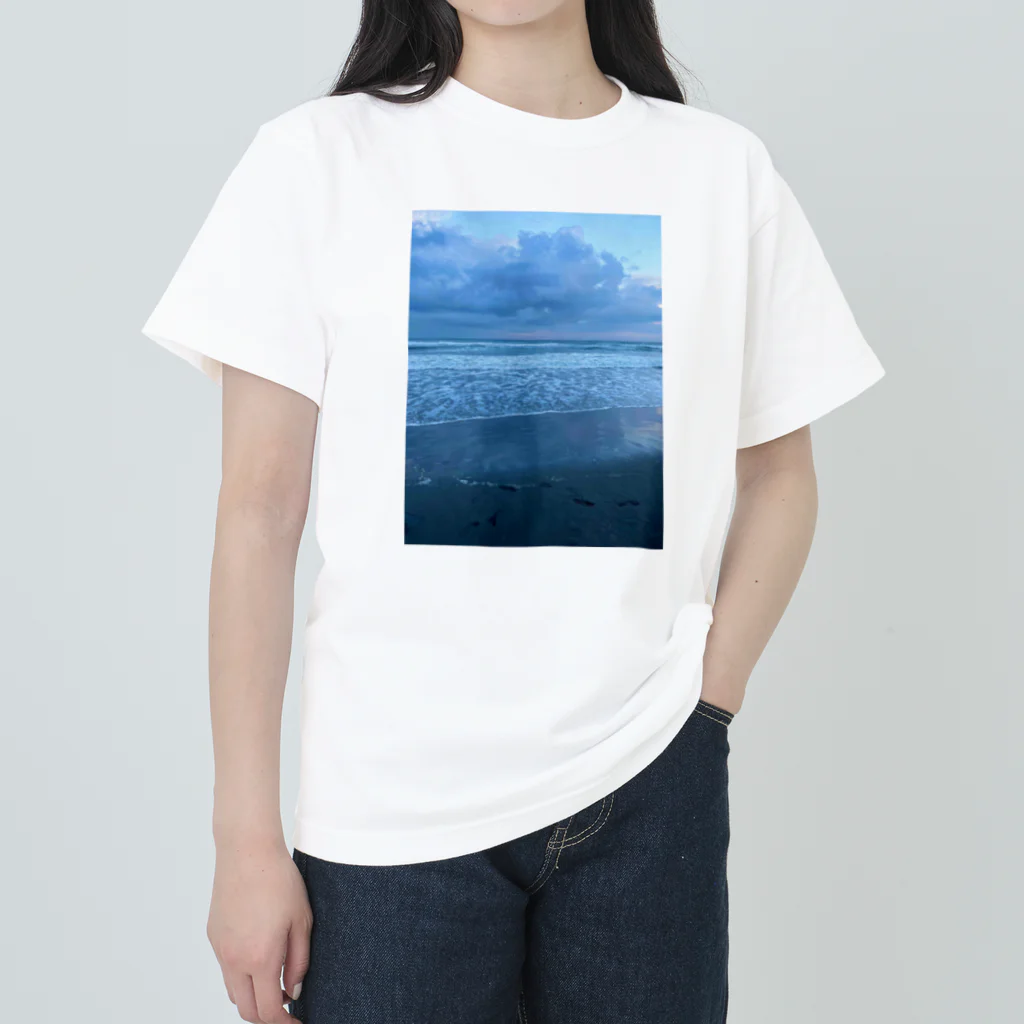 豊風本舗の夏の九十九里浜の浜辺　３ ヘビーウェイトTシャツ