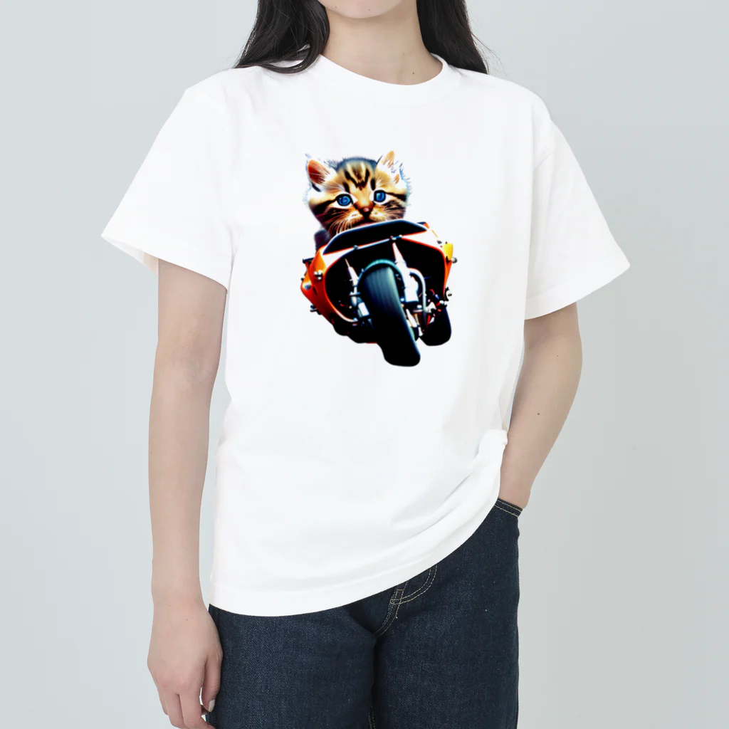 可愛い猫ちゃんのレーサー猫ちゃん ヘビーウェイトTシャツ