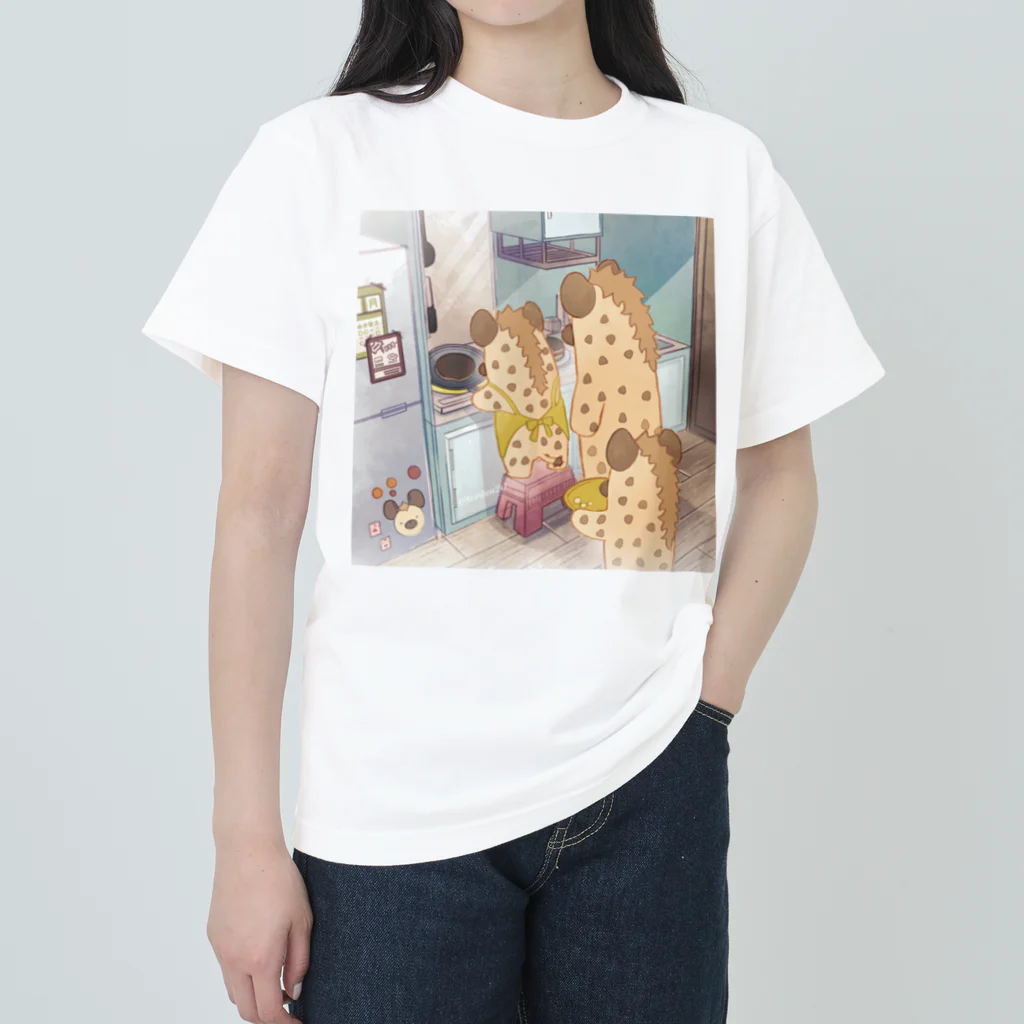 toriten屋の真っ黒パンケーキ製造ハイエナ Heavyweight T-Shirt