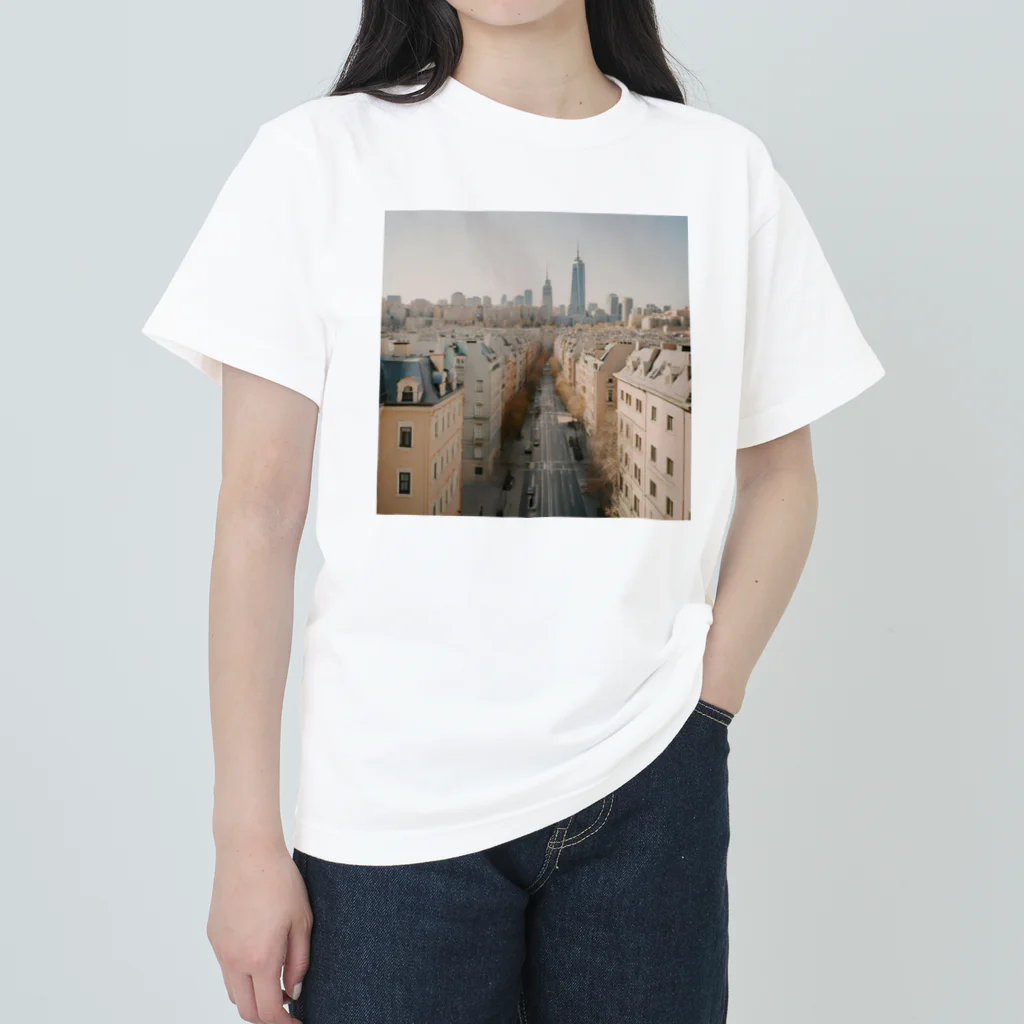 ただの大学生の綺麗なビル街のアイテムグッズ Heavyweight T-Shirt