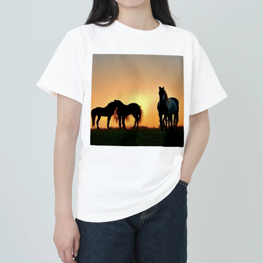 宇宙開発デザイン科の夕陽の中の馬 Heavyweight T-Shirt