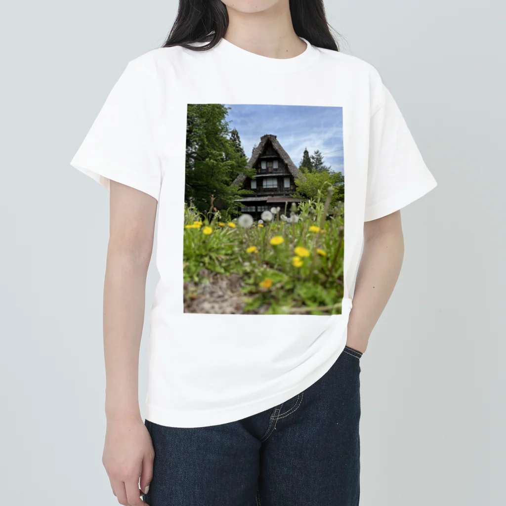 COSMIC Galleryの白川郷・五箇山の合掌造り集落 Heavyweight T-Shirt