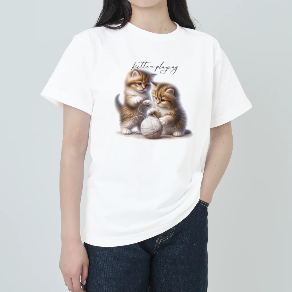 はんなり女史の毛糸玉と子猫 Heavyweight T-Shirt