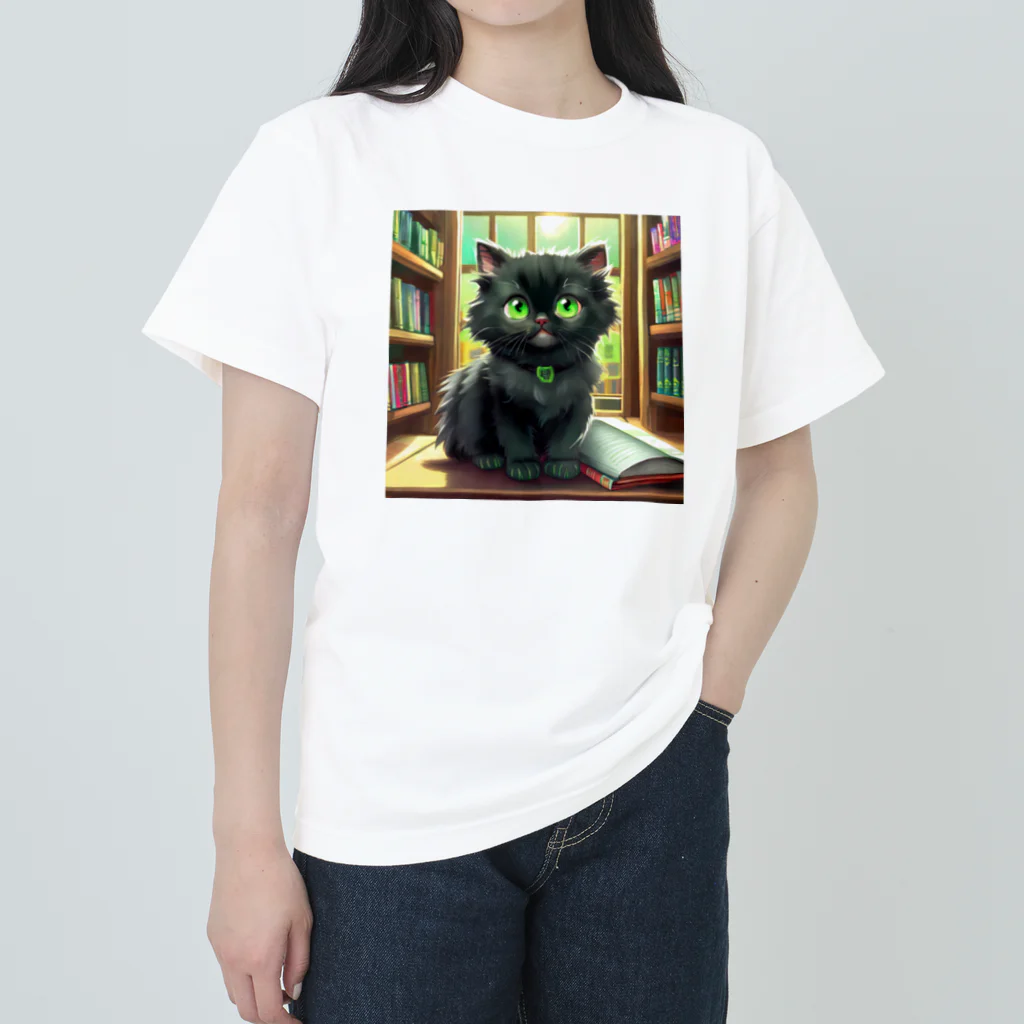 yoiyononakaの図書室の黒猫01 ヘビーウェイトTシャツ