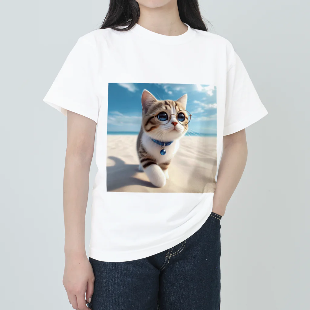 猫と紡ぐ物語の南国の海辺を歩く勇ましさに胸キュン猫 ヘビーウェイトTシャツ