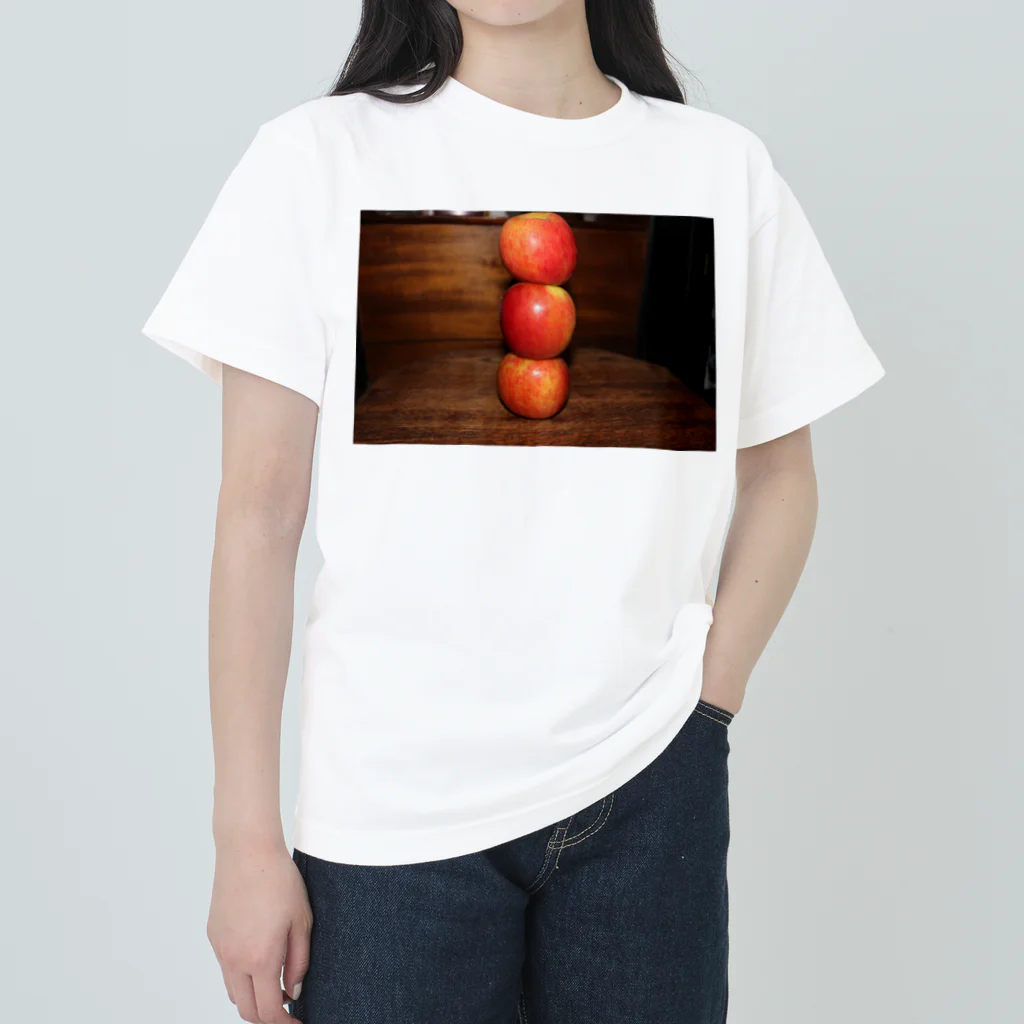STELLAREOのリンゴ３酸さん ヘビーウェイトTシャツ