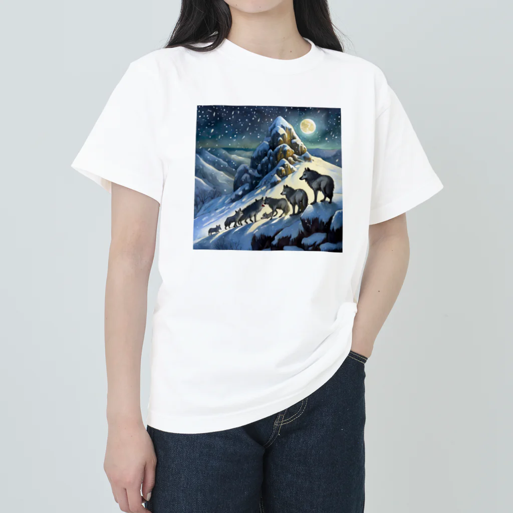 DREAMHOUSEの雪山のオオカミの群れ Heavyweight T-Shirt