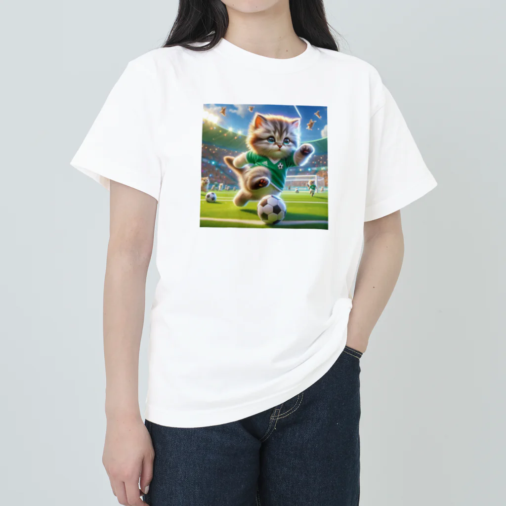 スポーツにゃんこ大戦争のサッカーにゃんこ Heavyweight T-Shirt