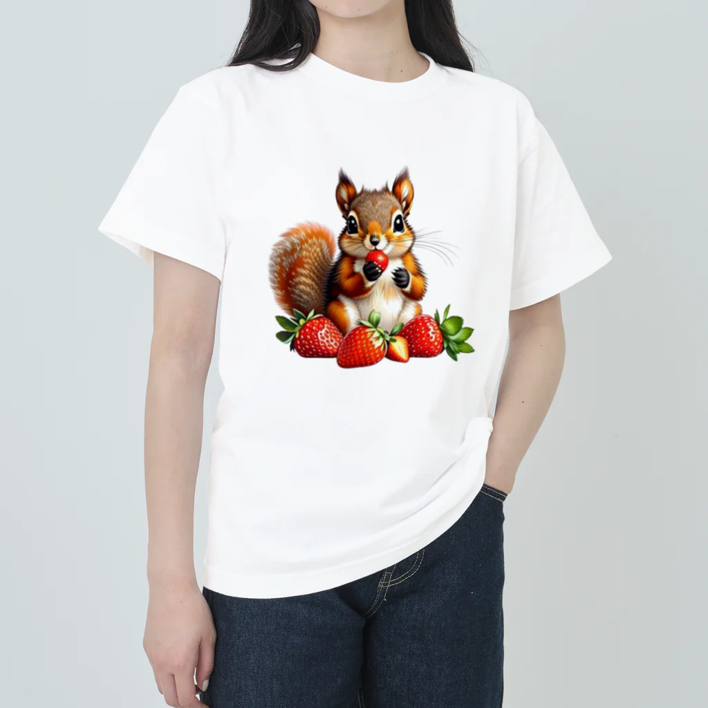 Maikaのいちごを食べるかわいいリス ヘビーウェイトTシャツ