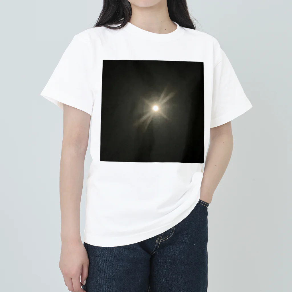 そらの３月の満月 Heavyweight T-Shirt