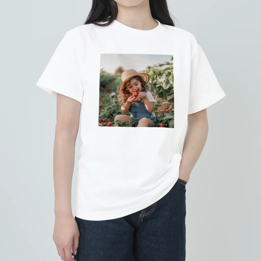 AQUAMETAVERSEの苺狩りで口にほうばんでいる女の子　ラフルール　1859 Heavyweight T-Shirt