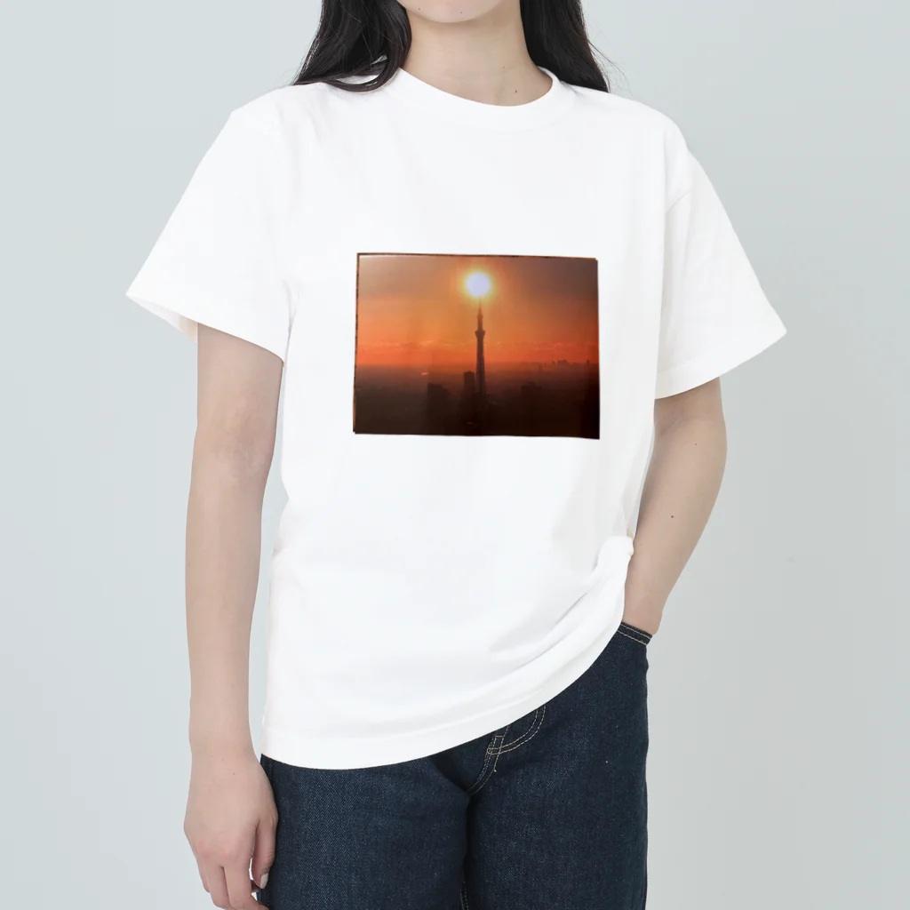 いっしーオリジナルの東京タワーと夕日 Heavyweight T-Shirt