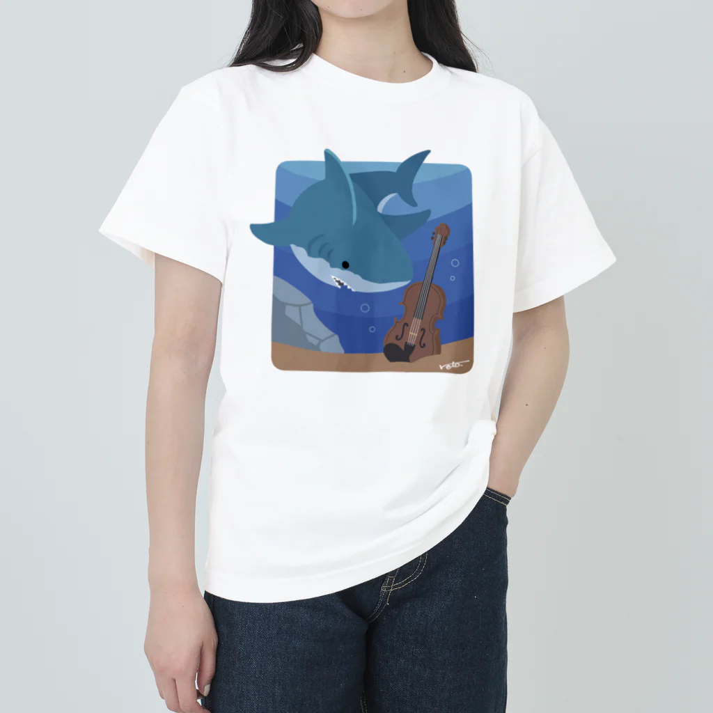 Kotetsu diary(SUZURI店)のサメ×ヴァイオリン ヘビーウェイトTシャツ